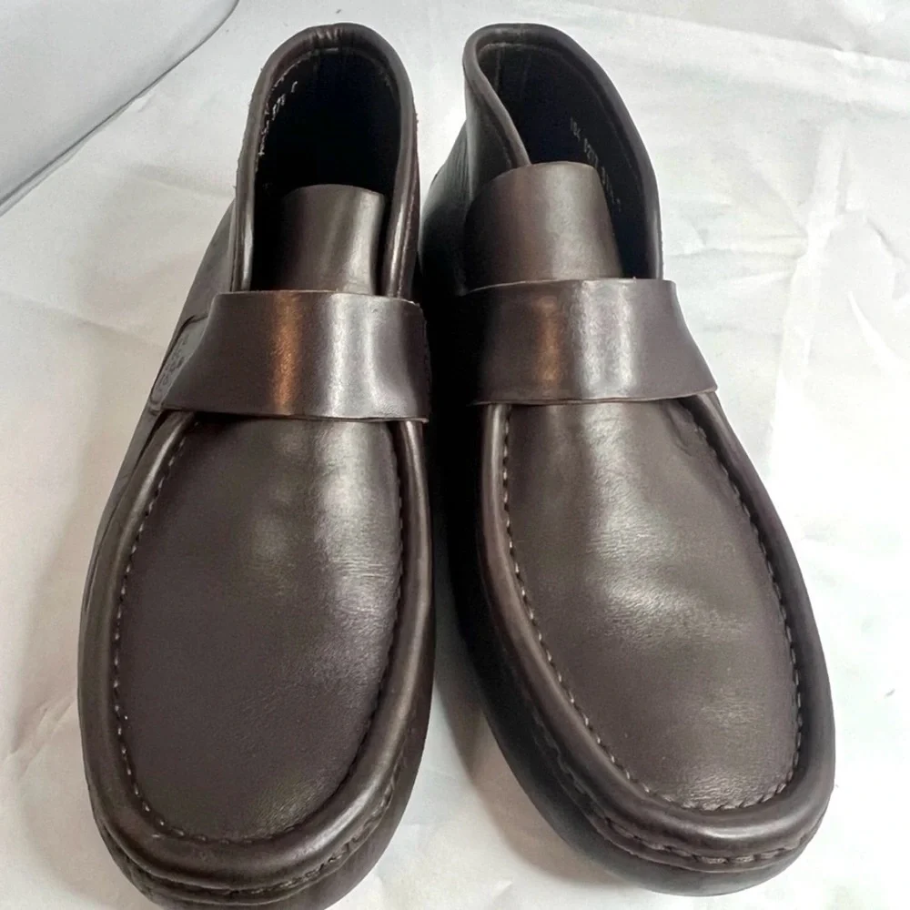 Gucci Italian Leather Loafers with Artisan Whipstitch Detail - Size 37.5 / 7.5 - Picture 5 of 11